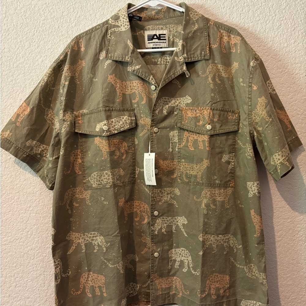 American Eagle Outfitters Green and Tan Casual Button Down Shirt